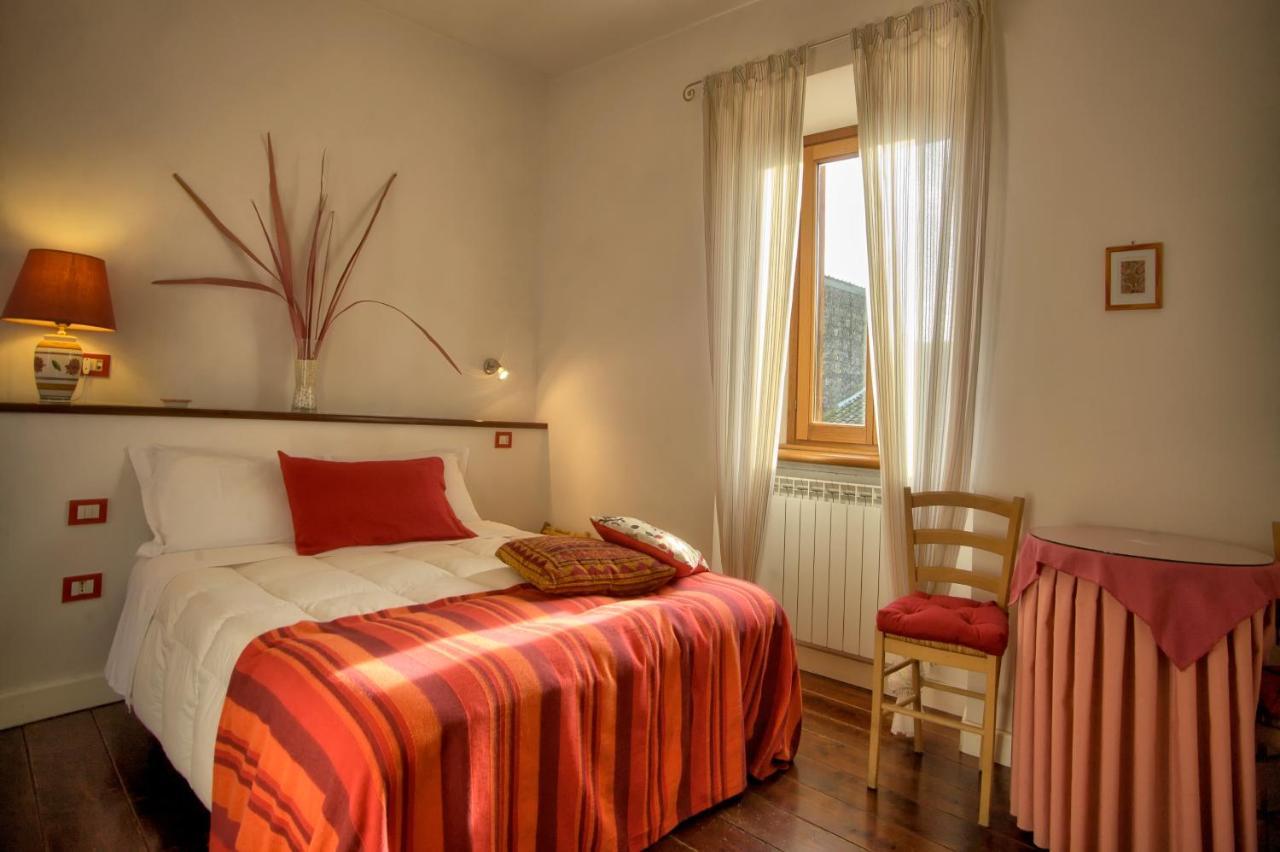La Torretta Bed and Breakfast Tuscania Exteriör bild