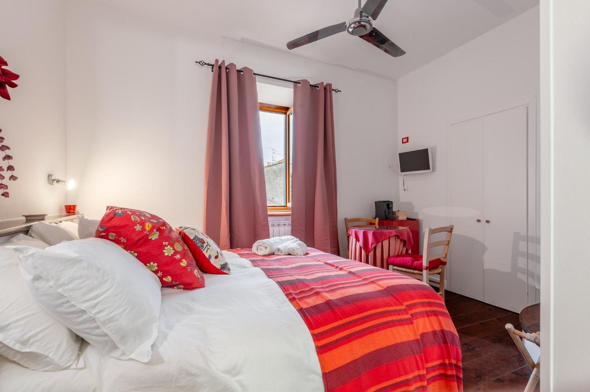 La Torretta Bed and Breakfast Tuscania Exteriör bild